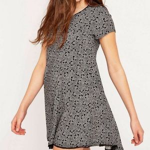 b&w floral silence+noise dress worn 2x from urban